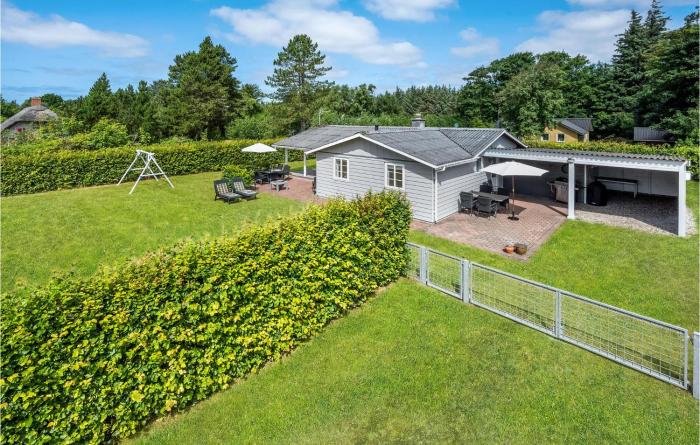 Cozy Home In Ulfborg With Kitchen