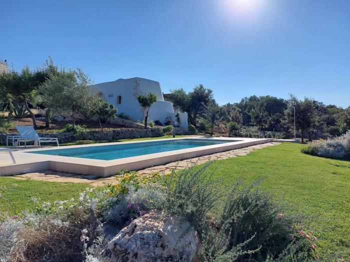 Trullo dei Mori, sea view villa with swimming pool