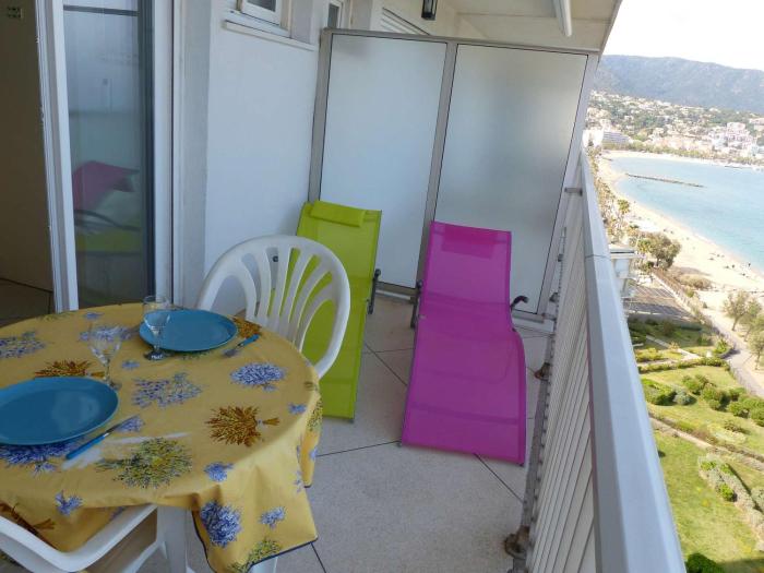 Studio vue mer au Lavandou avec parking - FR-1-308-64