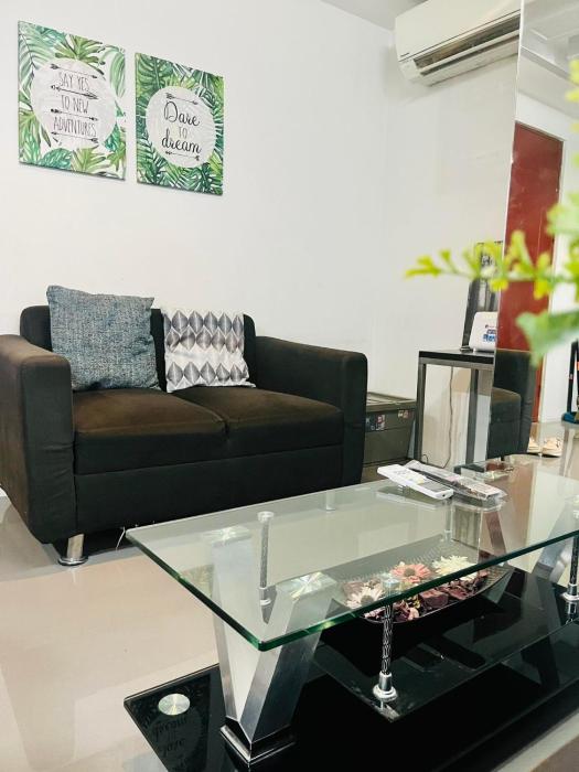 ADB Tower 1 bedroom with fast wifi and Netflix at Ortigas across Robinsons Galleria