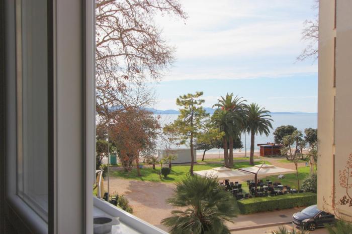 Apartment Oasis with Sea View