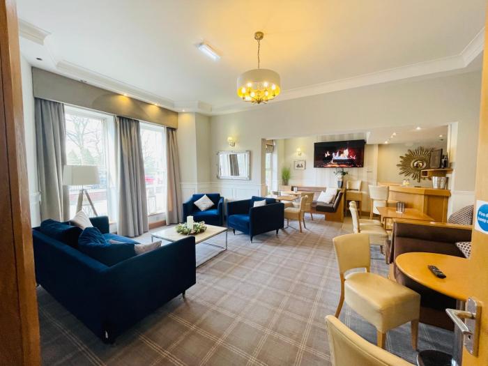 West Lynn Serviced Apartments Spacious & Free Parking