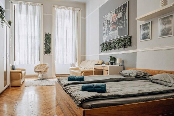 BIG APARTMENT IN THE CITY CENTRE