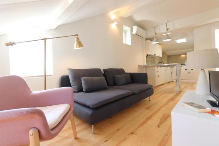 The Romantic Nest - the Perfect Getaway at Downtown, 6th-floor no lift