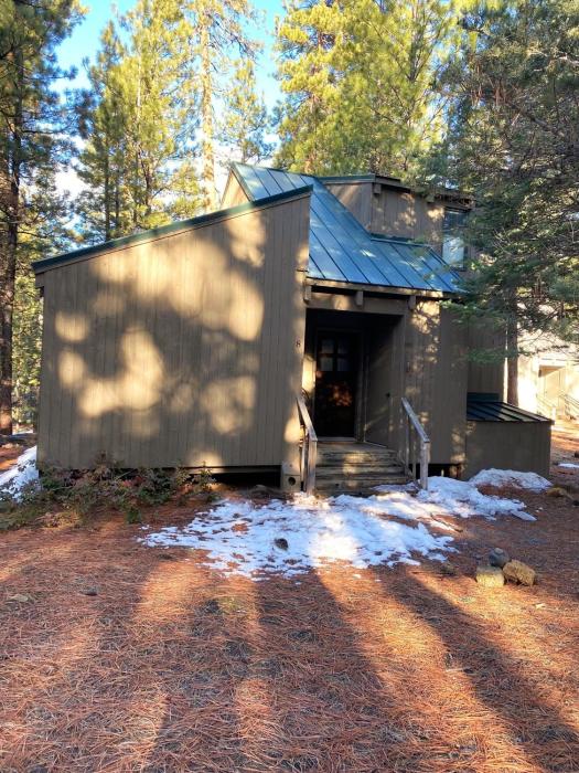RC8 - Cute & Cozy Cabin