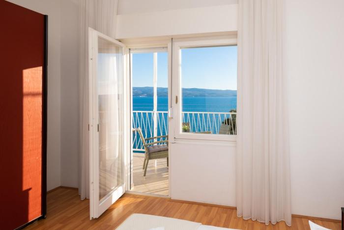 Déjà Blue Apartment