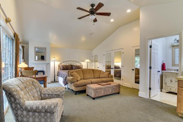 Cozy Portland Studio with Electric Fireplace