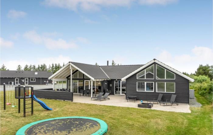Pet Friendly Home In Blåvand With Sauna