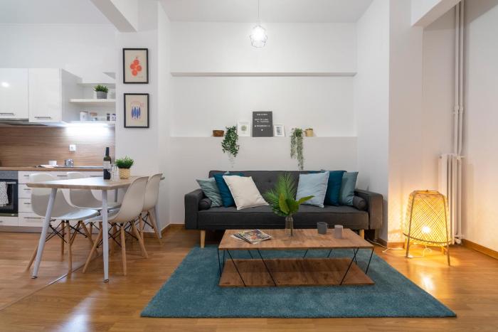 Modern 2BD apt in Athens , 3-min metro