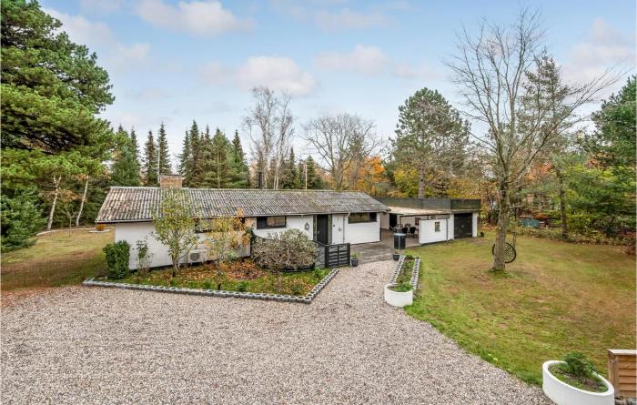 Lovely Home In Højslev With Wifi