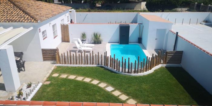 Alojamientos con piscina privada y cerca del mar, mire las fotos y elija el suyo, le esperamos