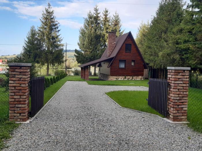 Domek letniskowy nad stawem Temeszów Bieszczady