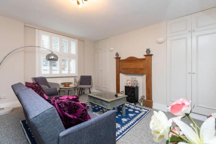 Spacious 1 Bedroom Garden Flat near Kings Road