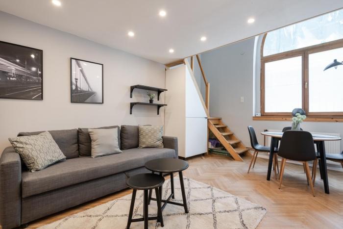 S11 - Stylish Prime,Location, by BQA