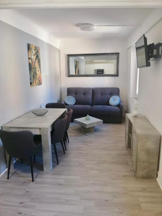 Beau T2 tout équipé sur le port, centre ville