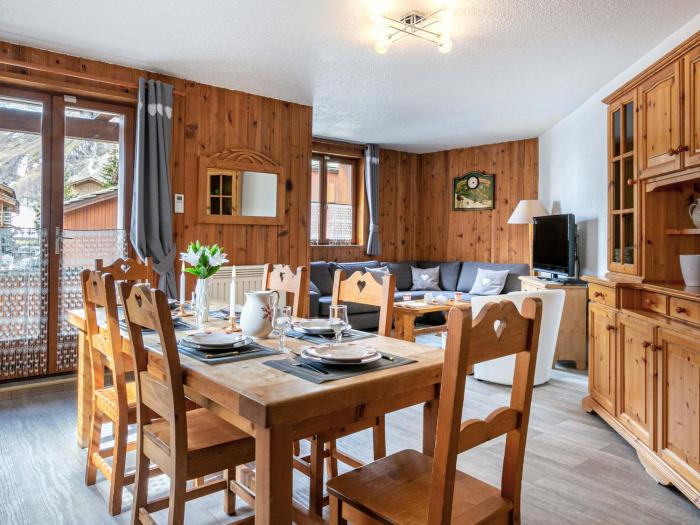 Appartement de style montagnard dans chalet rustique, au cœur du vieux village et aux pieds des pistes - FR-1-694-73