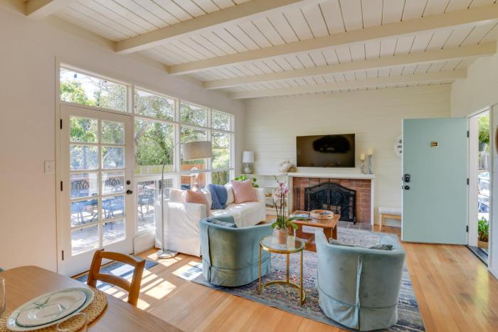 Vacation Rental Home ~ 1 Mi to Carmel Beach!