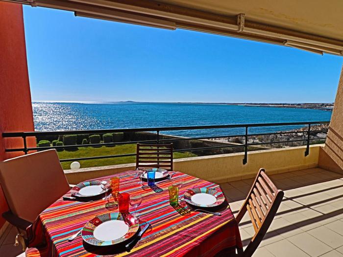 Confort 35m² avec terrasse, 2⭐, WIFI à Sète - FR-1-472A-163