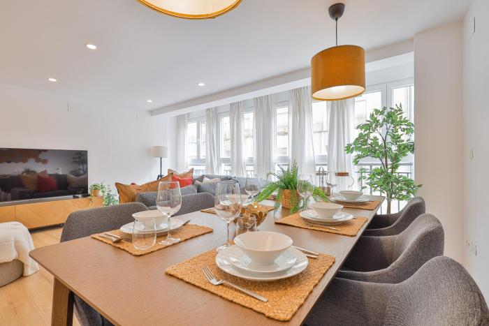 C26 Gorgeous 4 bdrm Apartament in Plaza Uncibay