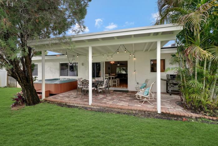 Retro Getaway Home By Pmi