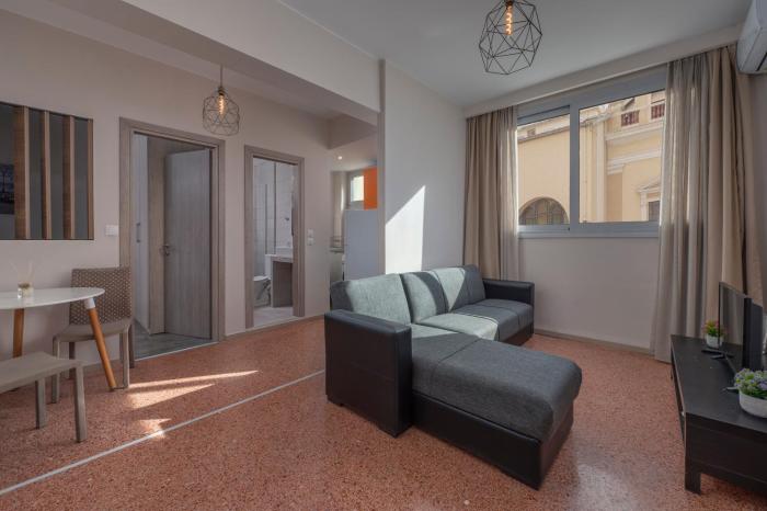 Kosmos Service Apartment Absolute City Center