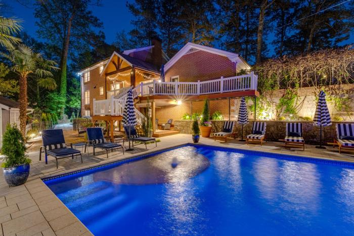 Luxury Retreat in Smyrna Pool, Pickleball and More!