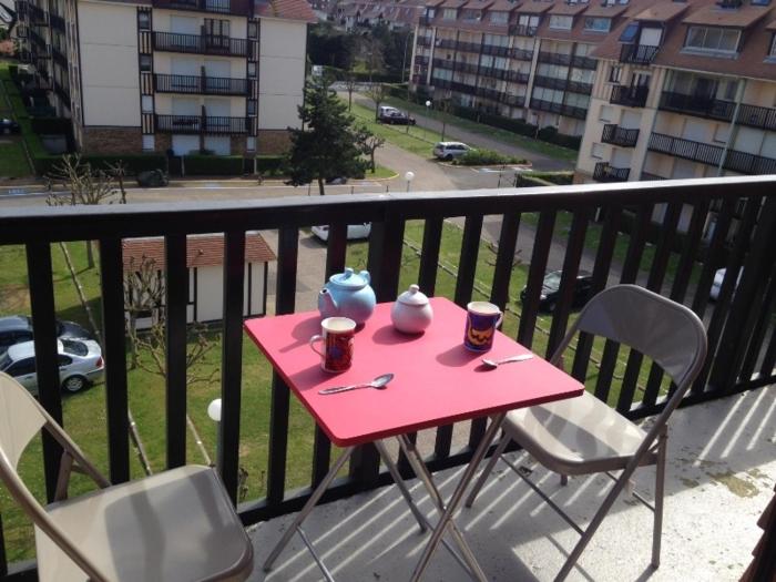 Appartement 2 Pièces avec Balcon et Parking à 50 m de la Plage - FR-1-712-15