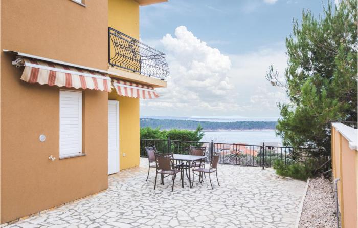 Nice Apartment In Rab With Outdoor Swimming Pool, Wifi And 3 Bedrooms