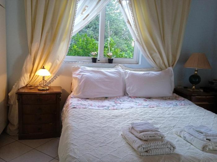 Studio Flat - Sleeps 4 & Private Garden