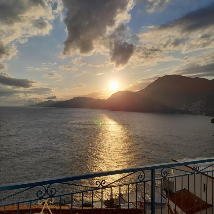 Spacious Sea View Apartment in Praiano Between Amalfi and Positano, Casa Mimì Junior