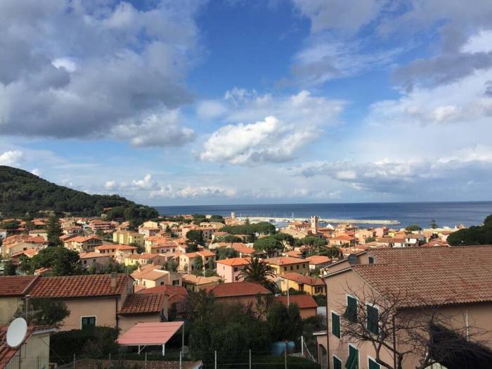 Bilocale con ampio terrazzo