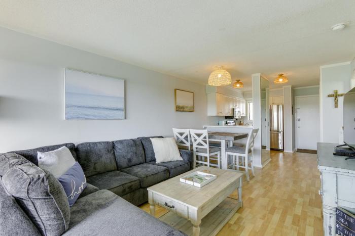 Walk to Beach Hilton Head Condo with Golf Views