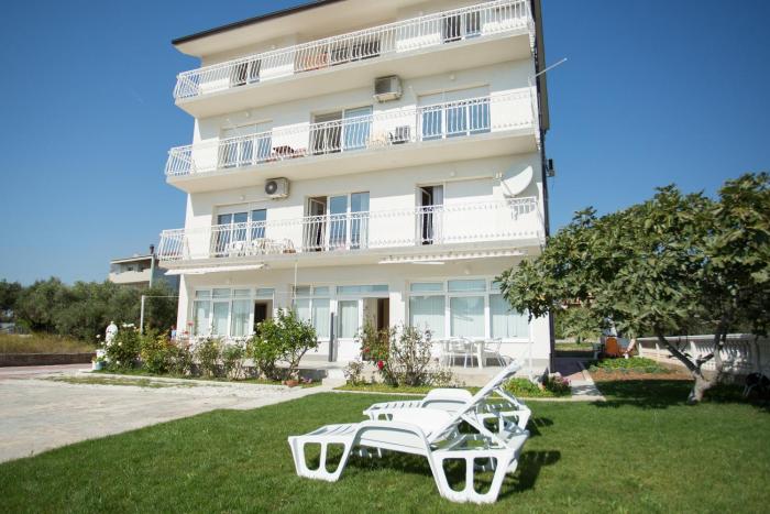 Apartments by the sea Kastel Stafilic, Kastela - 20981