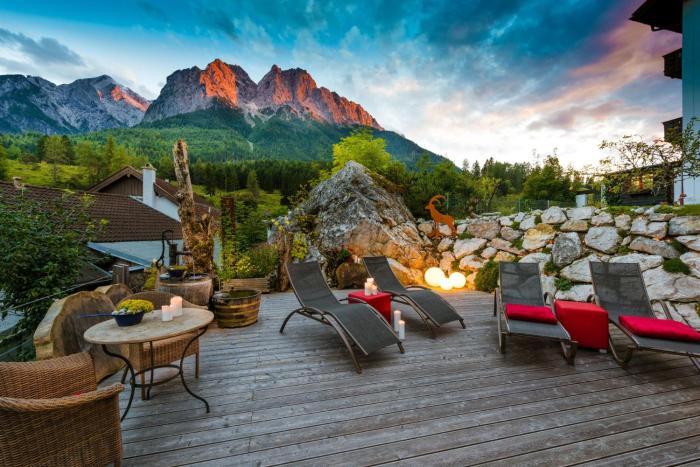 Bayern Resort Hotel - Adults only - mit Zugspitzblick - Eibsee-Nähe - Wellnessbereich - Naturpool im Sommer