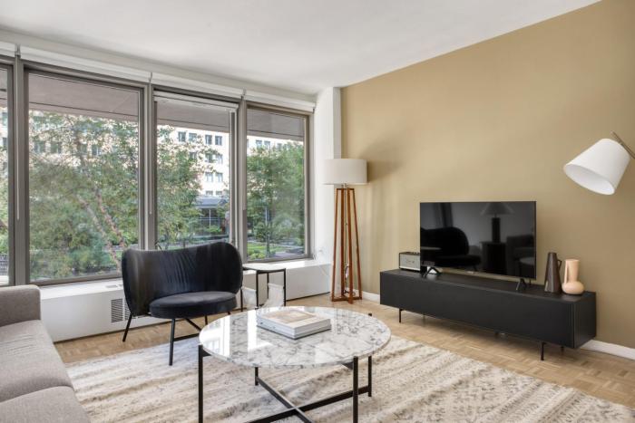 Back Bay 1BR w Gym nr Copley Sq BOS-739