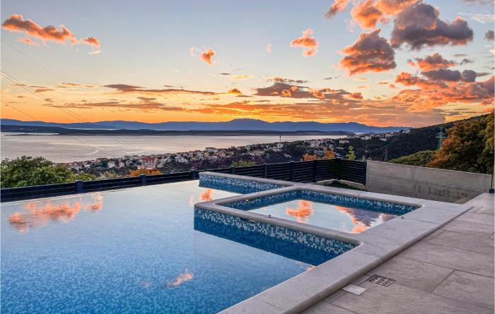 Stunning Home In Crikvenica With Sauna, 4 Bedrooms And Heated Swimming Pool