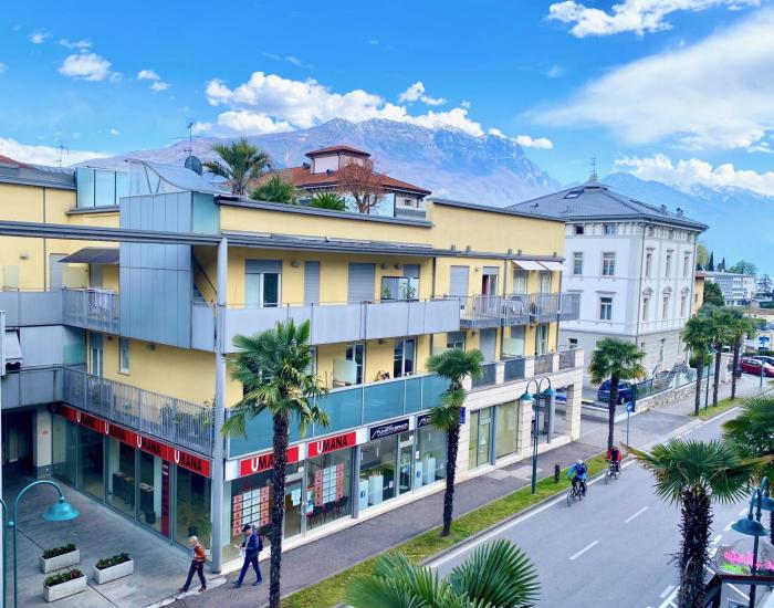 Riva Central Apartment - Free Parking