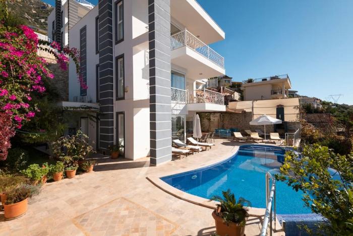 4 Bedroom Luxury Villa in Kalkan with Great Sea Views