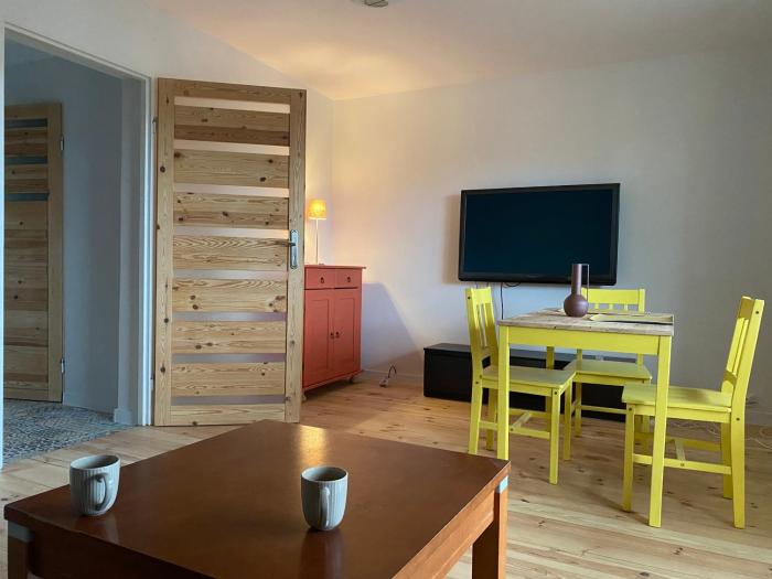 Apartament Żółty Stół