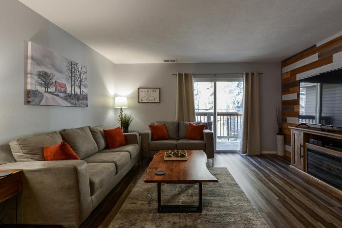 3BR Condo Near The Strip - Pool - FREE TICKETS INCLUDED - VIN2912-3