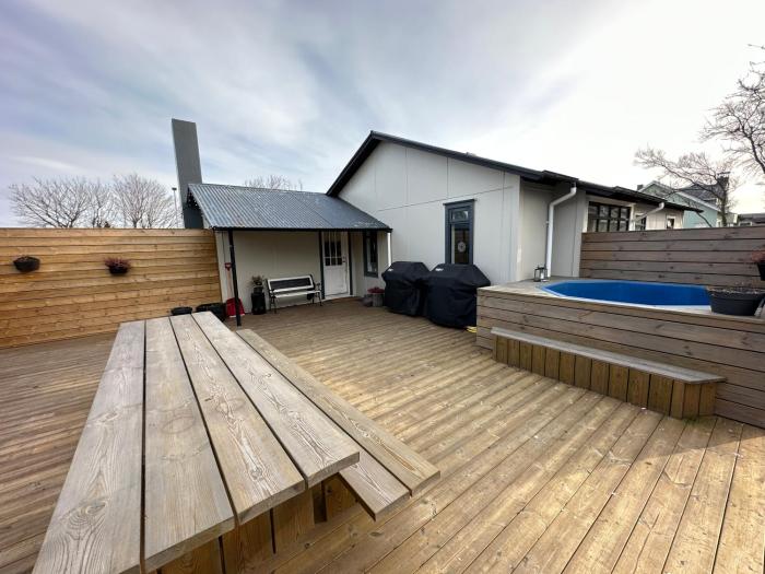 Modern and family friendly house, centrally located in Reykjavik