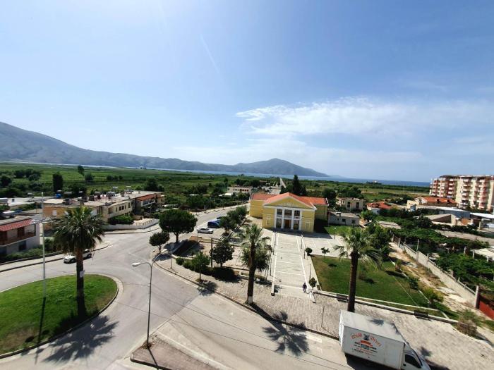 Mountain Meets Sea-Spectacular View in Orikum Apartment