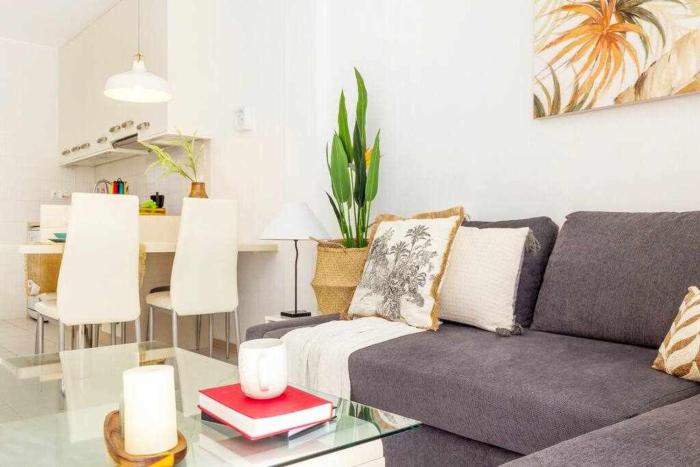 Apartment Pink Vistabella I- Winter by the sea