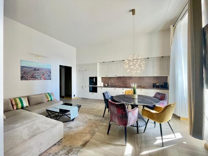 Castle Hill Apartment Logodi I FREE Parking I self-check-in