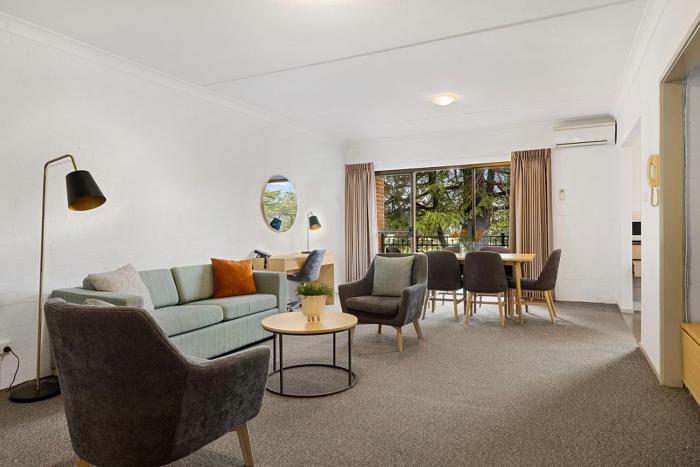 Oxley Court Serviced Apartments