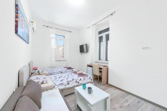 Market & Art square place