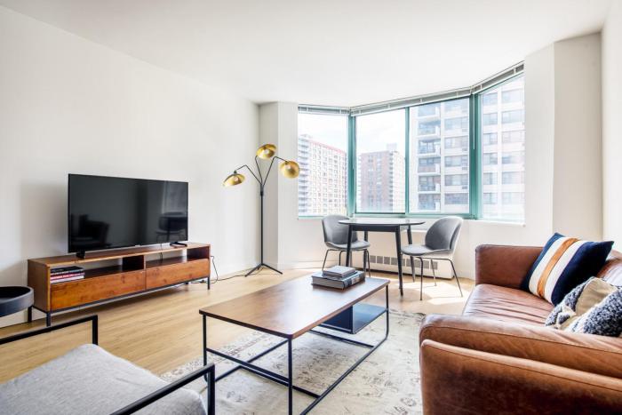 UWS 2BR w Doorman Gym Parking nr Central Park NYC-596