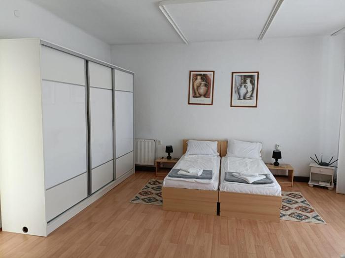 Apartament Little John