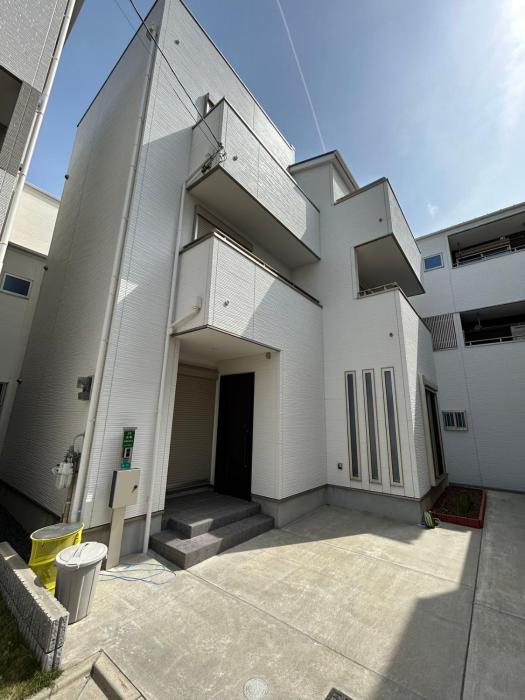 ALL TRUST2馆临近心斋桥道頓堀难波直达梅田关西机场Usj全新独栋别墅四个卧室可住8人超大空间3卫2浴厨房设施齐全电视冰箱洗衣机空调配置齐全免费停车4分钟步行至今宫站