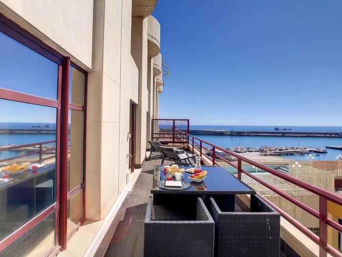 Ocean Breeze - Harbor Sea View by LovelyStay